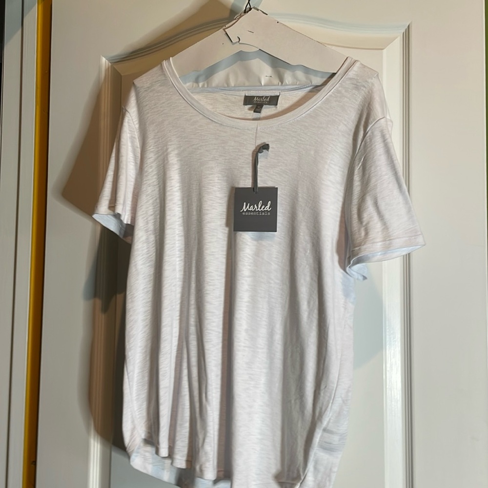 🤍White short sleeve tee shirt Size XL P2P 23